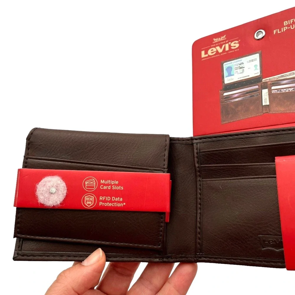 Levis‎ Mens Bifold Wallet Brown with Flip-up ID Window RFID-Blocking